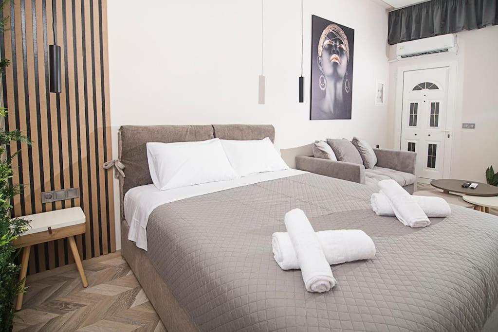 Joy'S Modern-Chic Home Kalamata Dış mekan fotoğraf